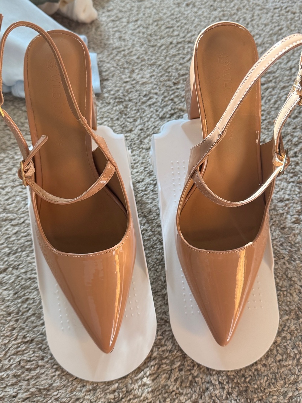 Women’s Nude Patent Pointed Toe Slingback Heels